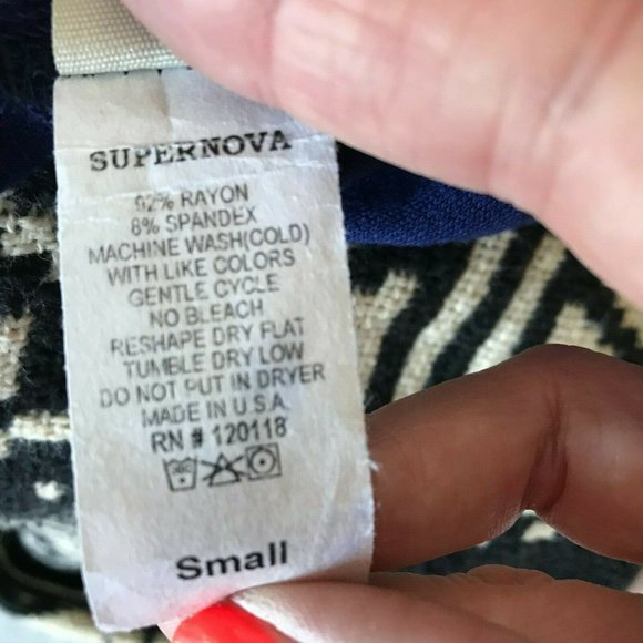 SuperNova Limited Edition Cropped Hoodie Small Navy New York Paris Tokyo… - Picture 9 of 9